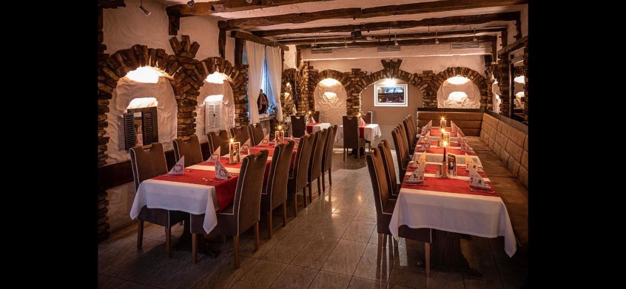 Hotel Restaurant Jaegerhof Kerpen  Exterior photo